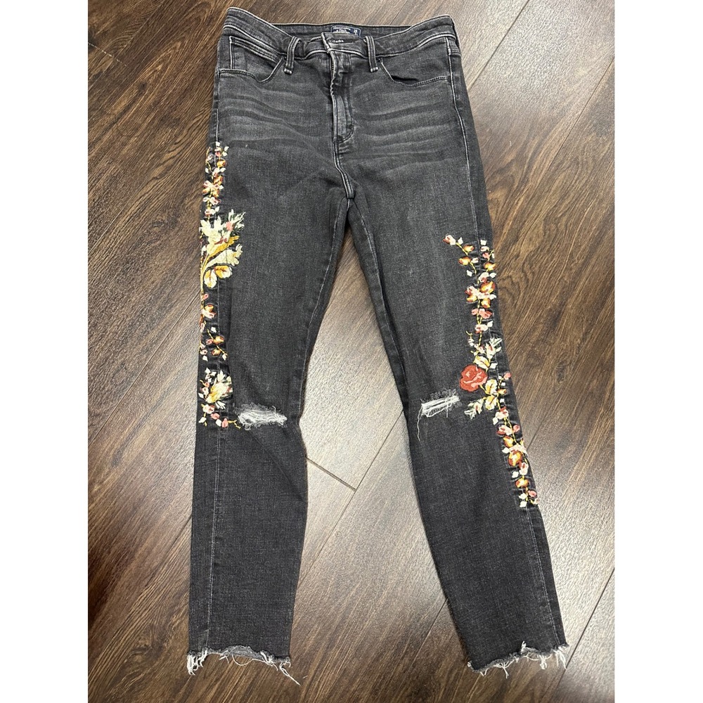 Abercrombie & Fitch Simone High Rise Ankle Jeans - Floral Embroidered - 26/2S